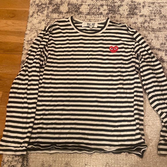 Comme des Garcons PLAY Tops - ✨HP✨ Play Comme des Garçon Shirt